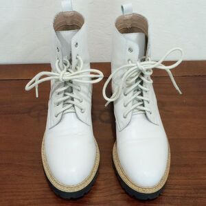 Mi.iM Combat Booties in Bone, size 6.5